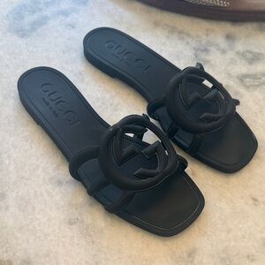 Gucci Women's Interlocking G slide sandal
